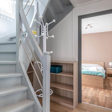 Ideally Located Furnished Townhouse With 3 Bedrooms Parking & Garden Annecy Exterior photo